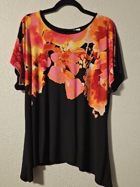 Cato Black Short-Sleeve Tee with Orange and Pink Floral Yoke